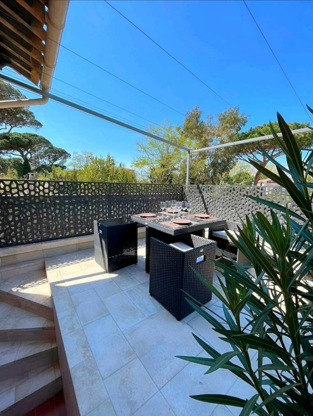 Studio Climatise, Terrasse, Parking Prive, 50M De La Plage Saint-Tropez Esterno foto
