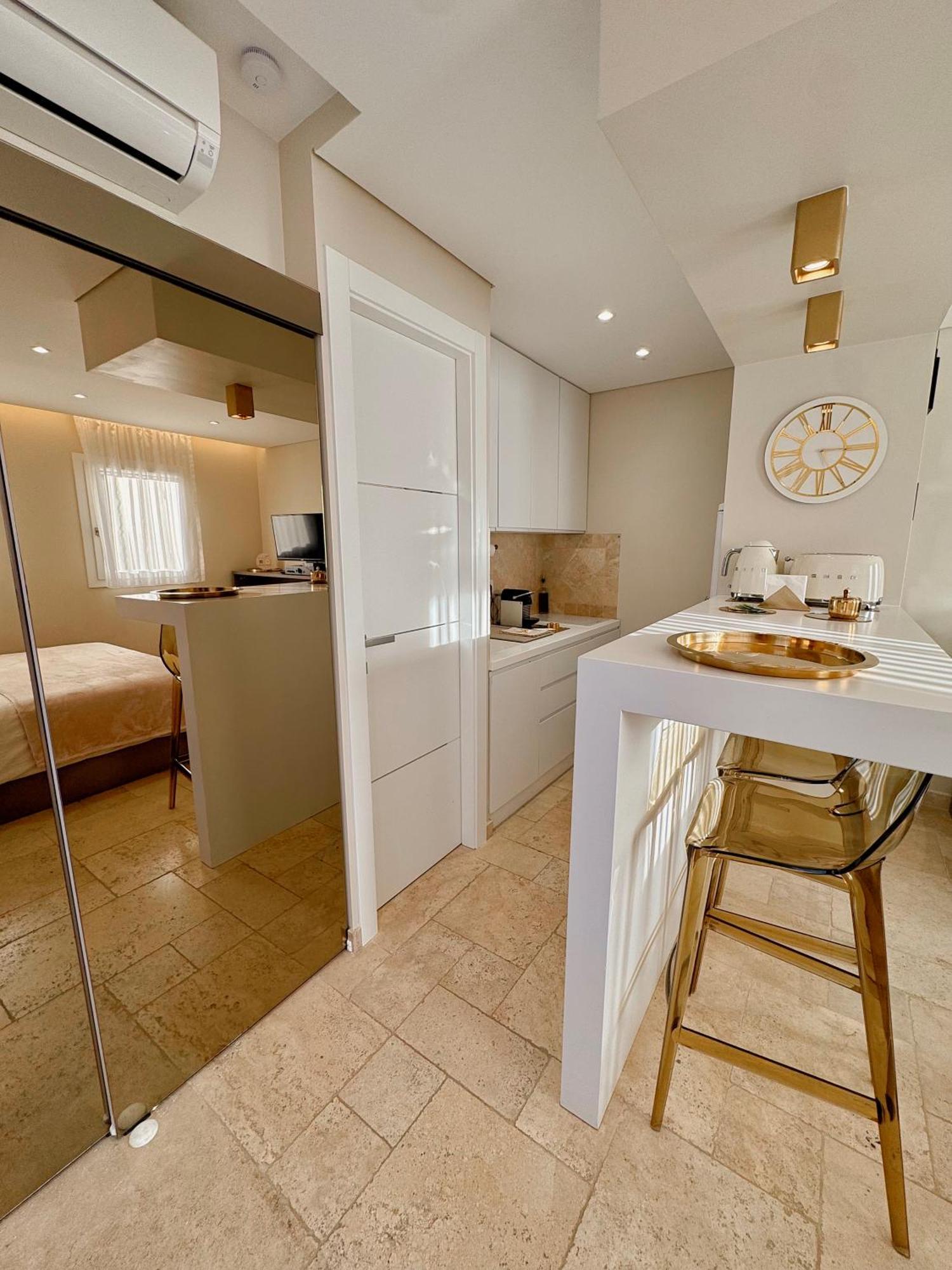 Studio Climatise, Terrasse, Parking Prive, 50M De La Plage Saint-Tropez Esterno foto